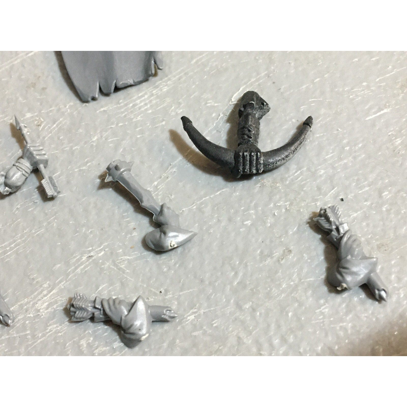 A23434 WARHAMMER FANTASY ORCS & GOBLINS BITS LOT MIXED ARM BANNER KNIFE GW