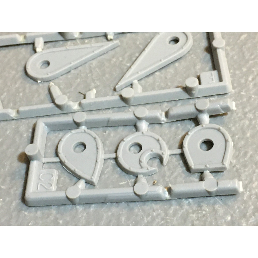 A23528 WARHAMMER FANTASY MARAUDER OOP GOBLIN & FIGHTER SHIELDS BITS LOT GW