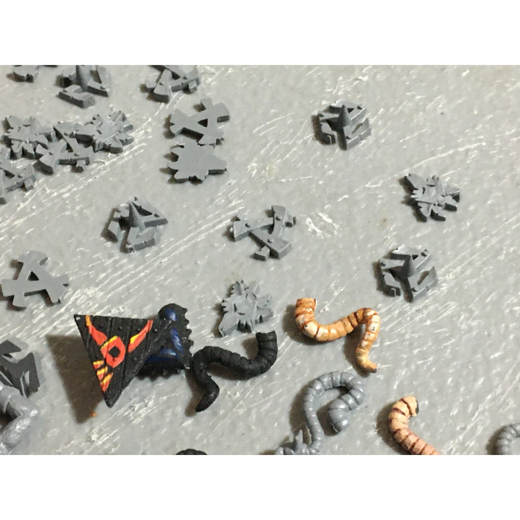 A22308 WARHAMMER FANTASY SKAVEN BITS LOT MIXED ARMS ICONS TAIL GAMES WORKSHOP GW