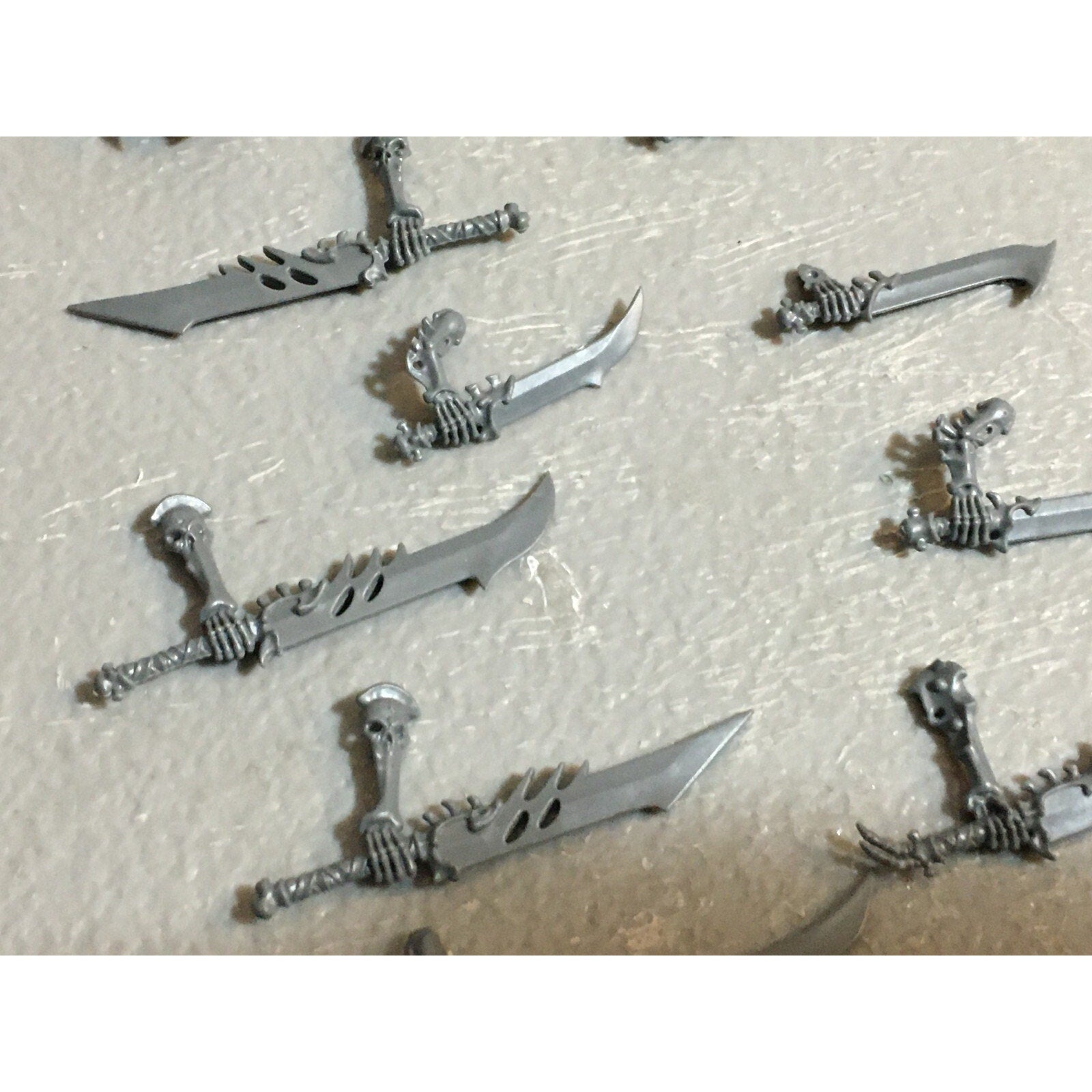 A23228 WARHAMMER FANTASY AOS TOMB KINGS OSSIARCH BITS LOT SWORDS SHIELDS GW