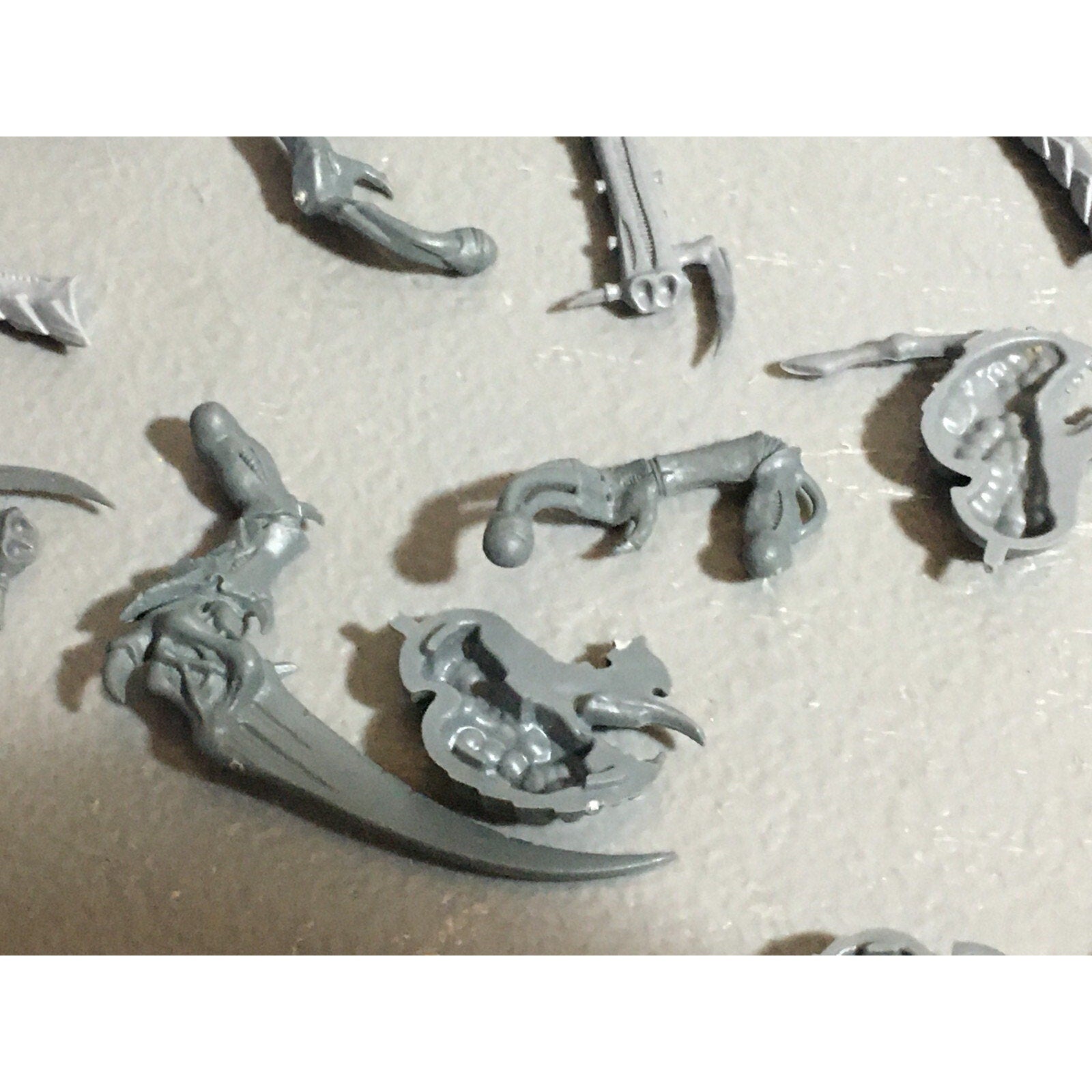 A22313 WARHAMMER 40K TYRANIDS BITS LOT MIXED GAMES WORKSHOP GW