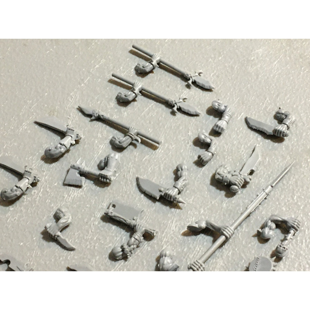 A23392 WARHAMMER FANTASY ORCS & GOBLINS BITS LOT BOYZ ARMS GAMES WORKSHOP GW