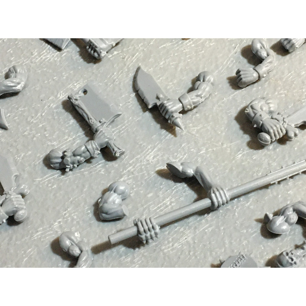 A23392 WARHAMMER FANTASY ORCS & GOBLINS BITS LOT BOYZ ARMS GAMES WORKSHOP GW