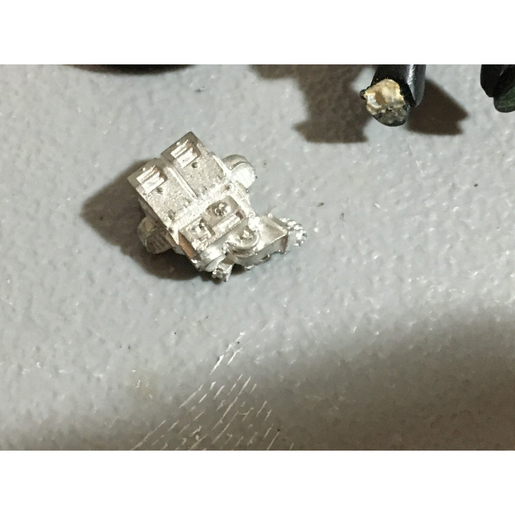 A21010 WARHAMMER 40K SPACE MARINES METAL DEVASTATORS MISS 1 ARM PLASTIC BODIES