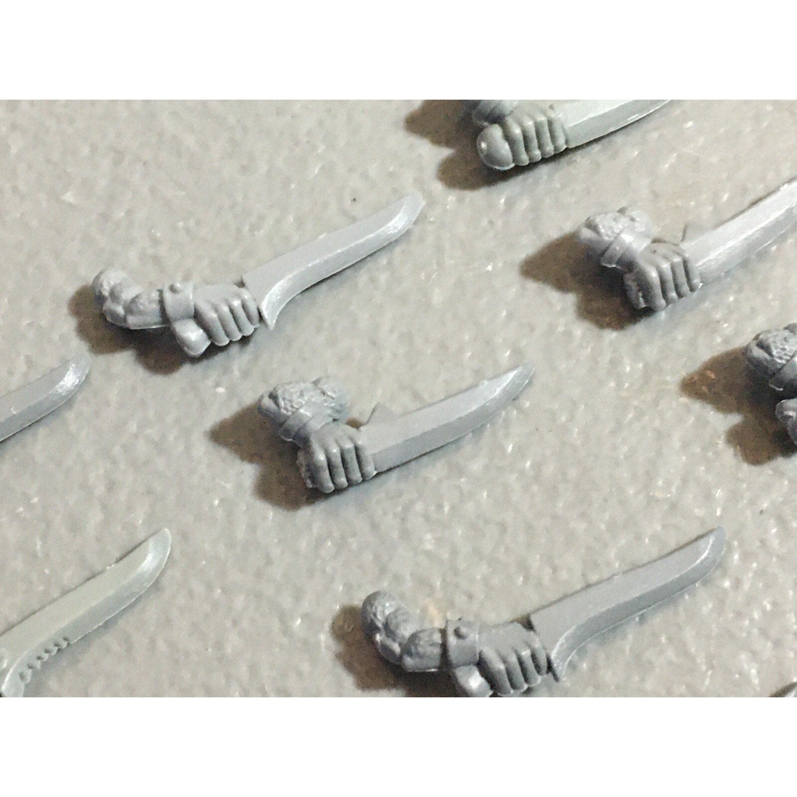 A22300 WARHAMMER FANTASY SKAVEN BITS LOT SWORD ARMS GAMES WORKSHOP GW