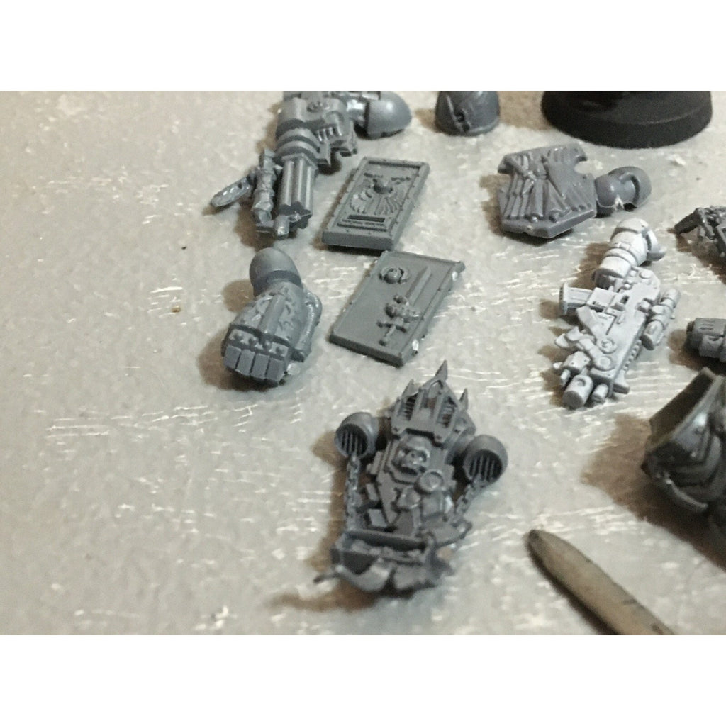 A20115 WARHAMMER 40K SPACE MARINES DARK BLOOD ANGELS BLACK TEMPLARS BITS LOT