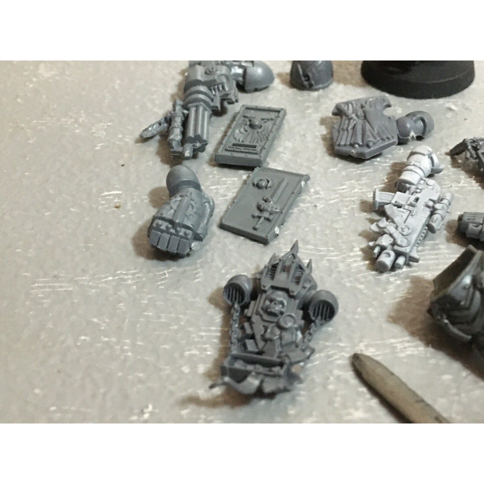 A20115 WARHAMMER 40K SPACE MARINES DARK BLOOD ANGELS BLACK TEMPLARS BITS LOT