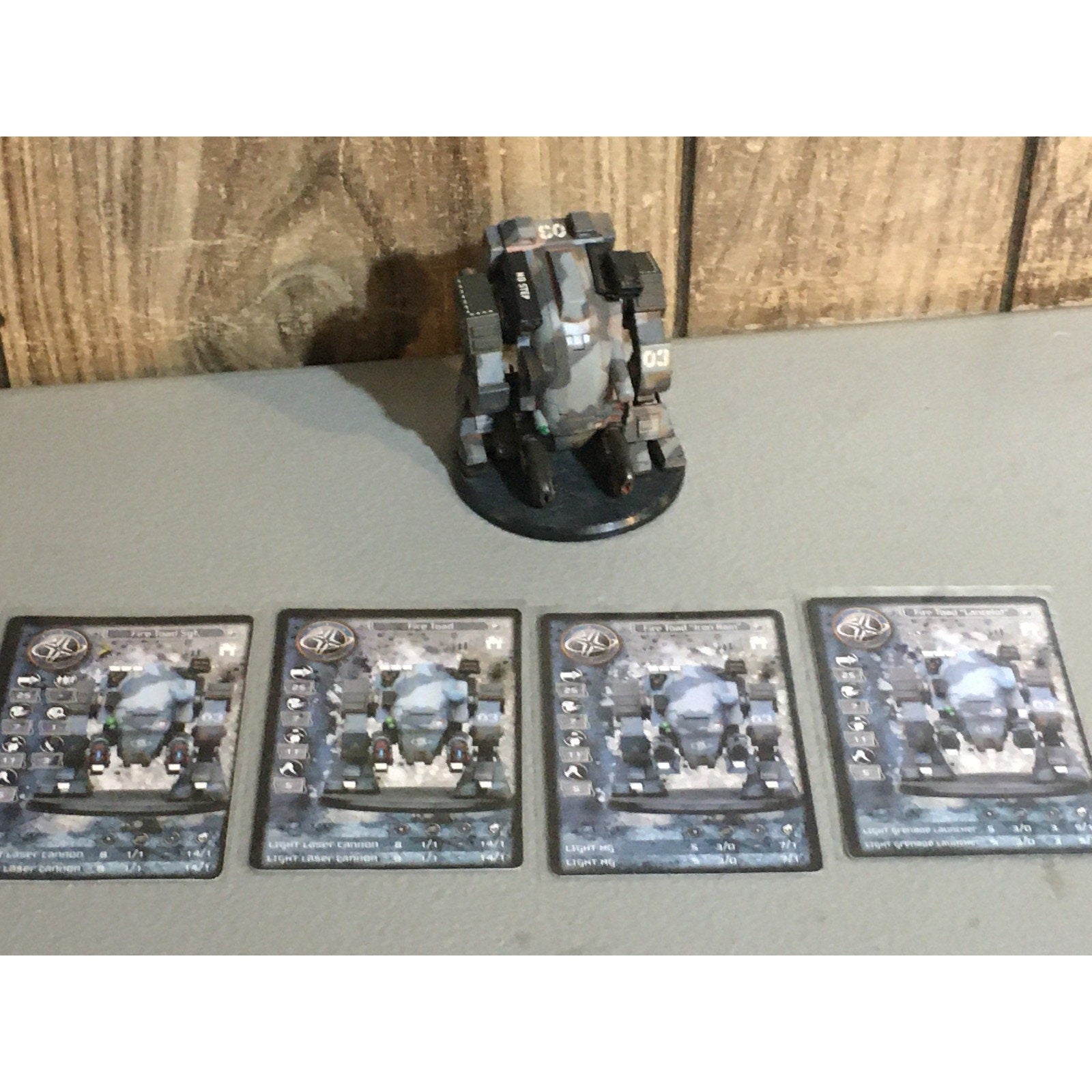 A33507 RACKHAM AT-43 UNA FIRE TOAD MINIATURE W CARDS
