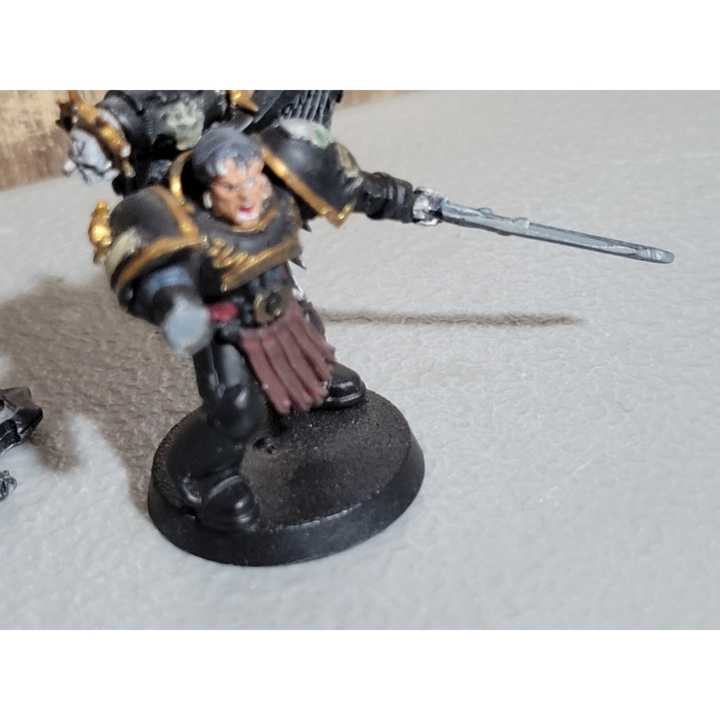 A18418 WARHAMMER 40K SPACE MARINES BLOOD ANGELS CAPTAIN LIEUTENANT CUS MISS HAND