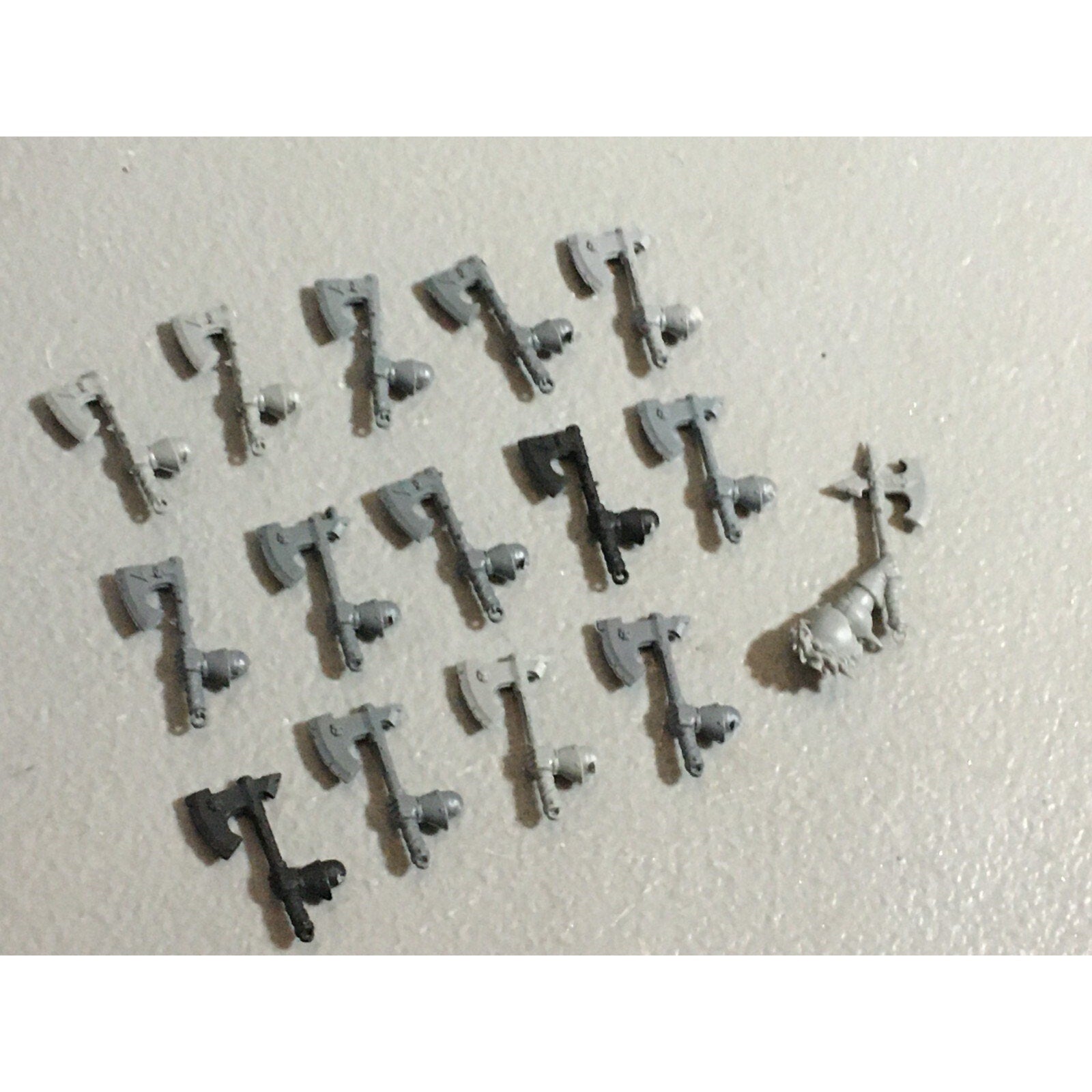 A22212 WARHAMMER FANTASY CHAOS MORTALS BITS LOT AXE HANDS GAMES WORKSHOP