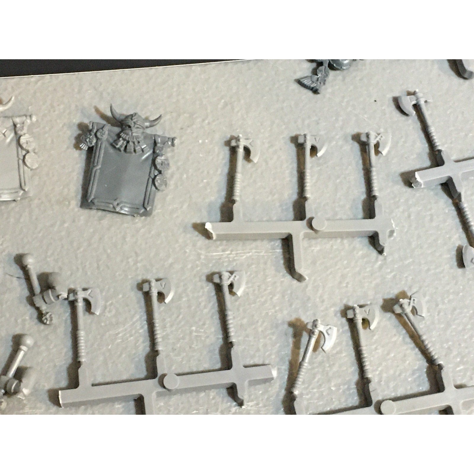 A33598 WARHAMMER FANTASY OLD WORLD DWARVES DWARFS BITS LOT BANNER AXE DRUM GW