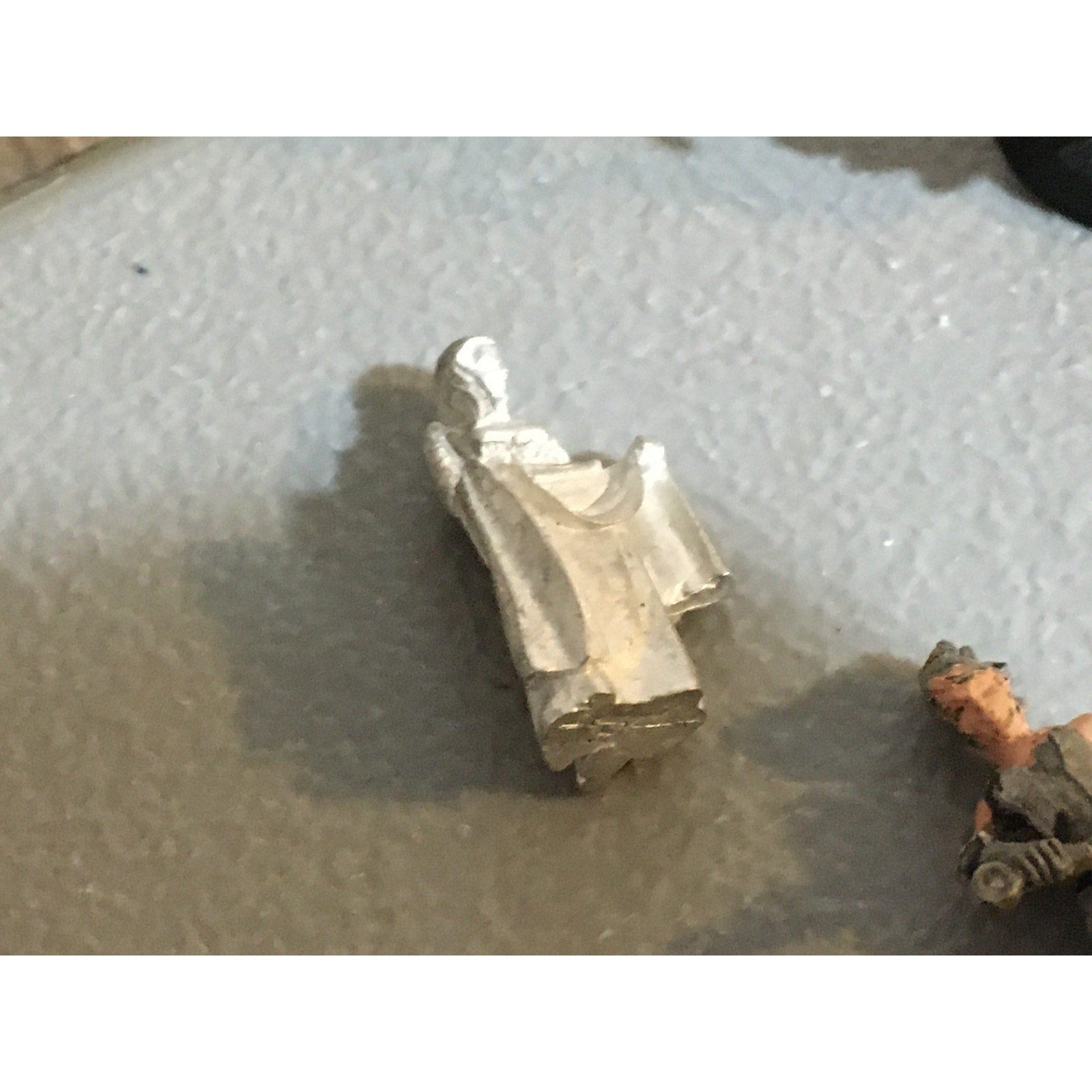 A32527 UNKNOWN METAL MINIATURES FEMALE LOT SOME INCOMPLETE WARRIOR SOLDIER