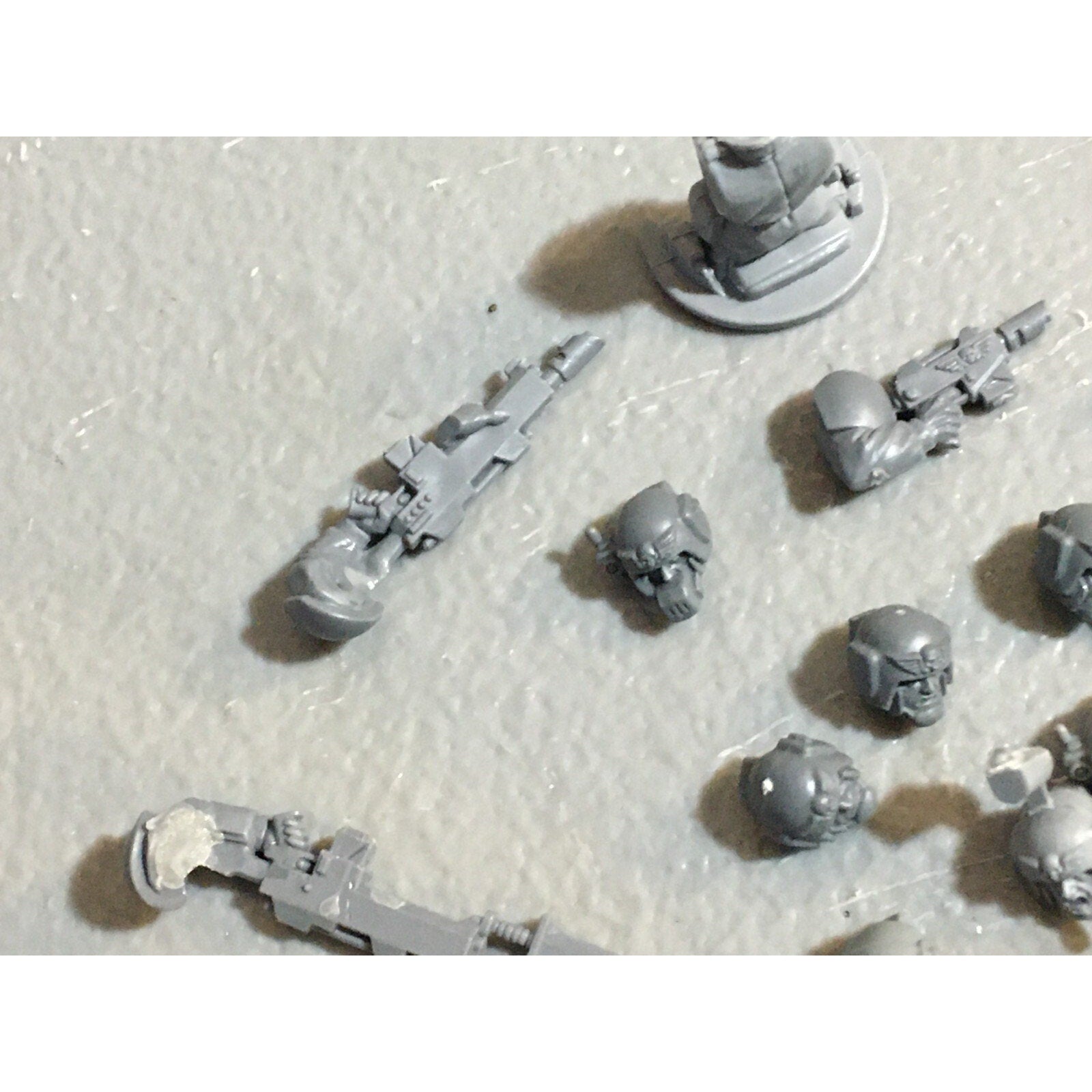 A23206 WARHAMMER 40K IG IMPERIAL ASTRA BITS LOT MIXED HEAD ARM GW GAMES WORKSHOP