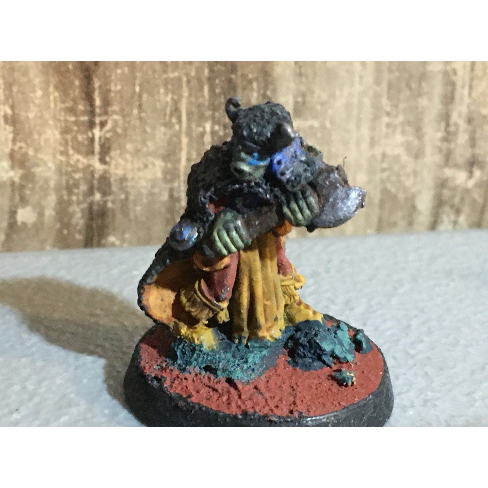 A32469 WARHAMMER FANTASY CITADEL VINTAGE HOBGOBLIN WARRIOR METAL PAINT BASE
