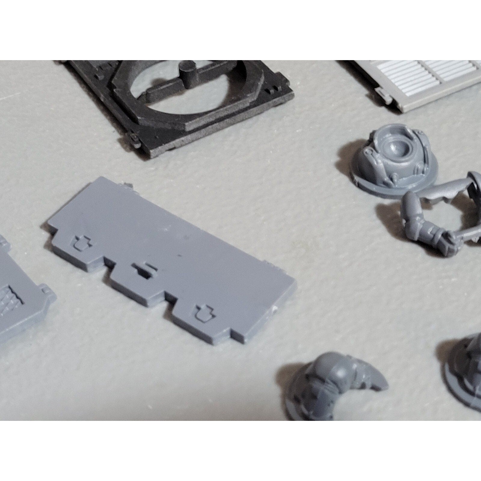 A18905 WARHAMMER 40K SPACE MARINES BITS LOT TANK VEHICLE RHINO RAZORBACK PRED