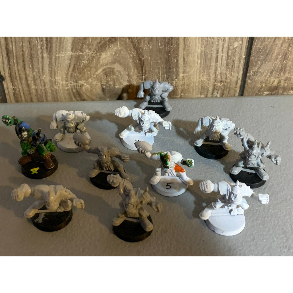 A30183 WARHAMMER BLOOD BOWL OOP ORKS ORCLAND RAIDERS CUST TEAM OOP PLASTIC BLACK