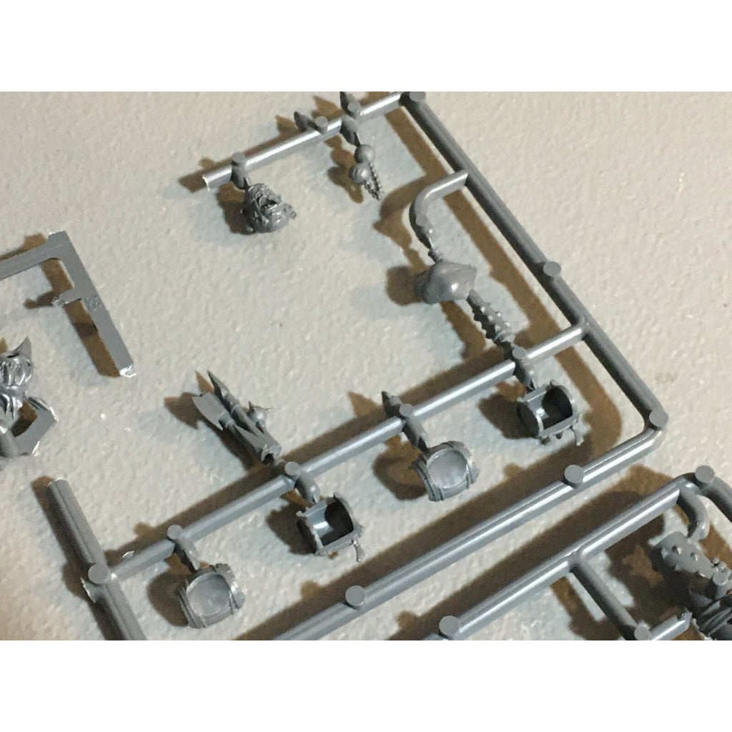 A23590 WARHAMMER AOS FANTASY OGRE KINGDOMS MAWTRIBES BITS ON SPRUE LOT MIXED GW