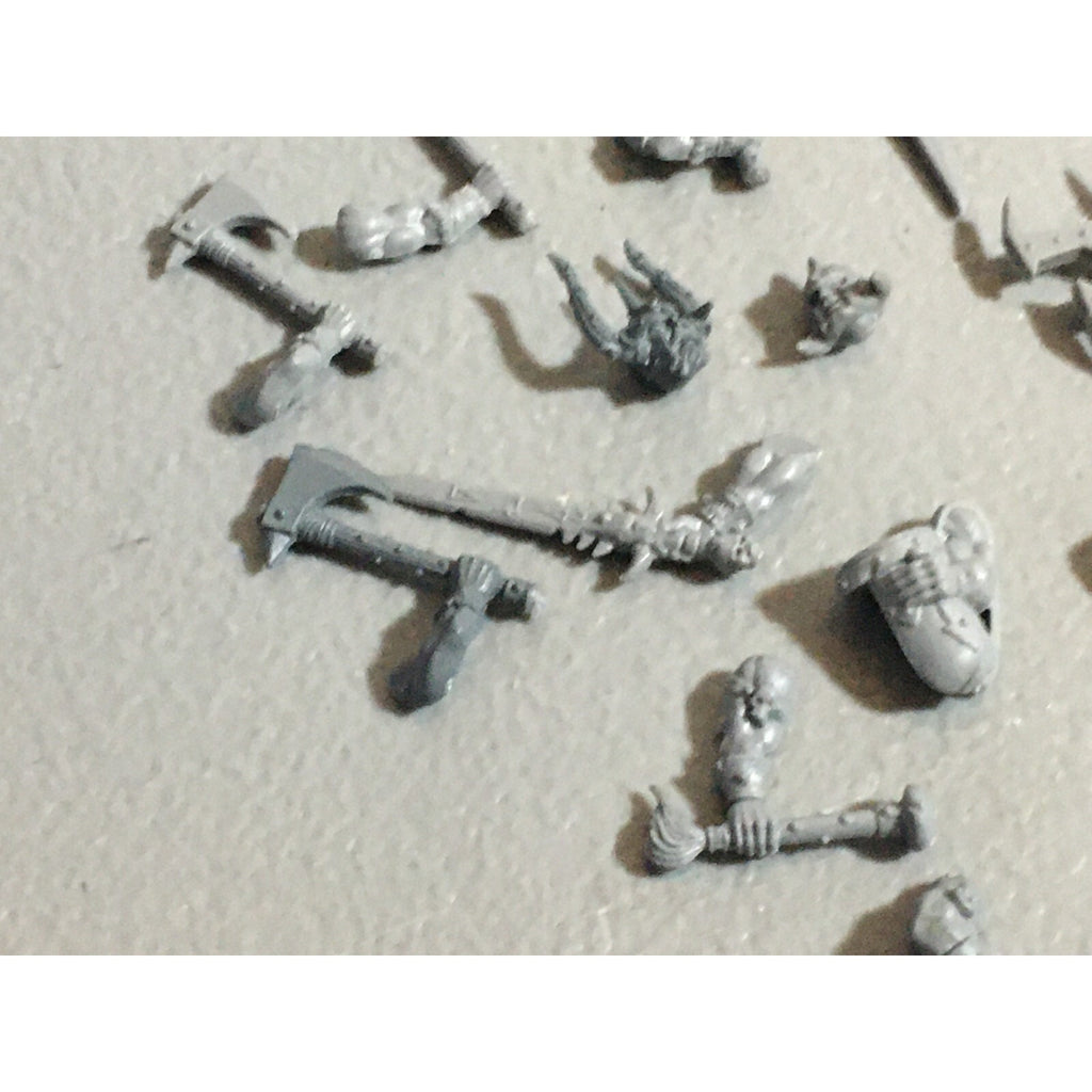A22179 WARHAMMER FANTASY CHAOS MORTALS BITS LOT MIXED MARAUDER COMMAND & ARMS GW