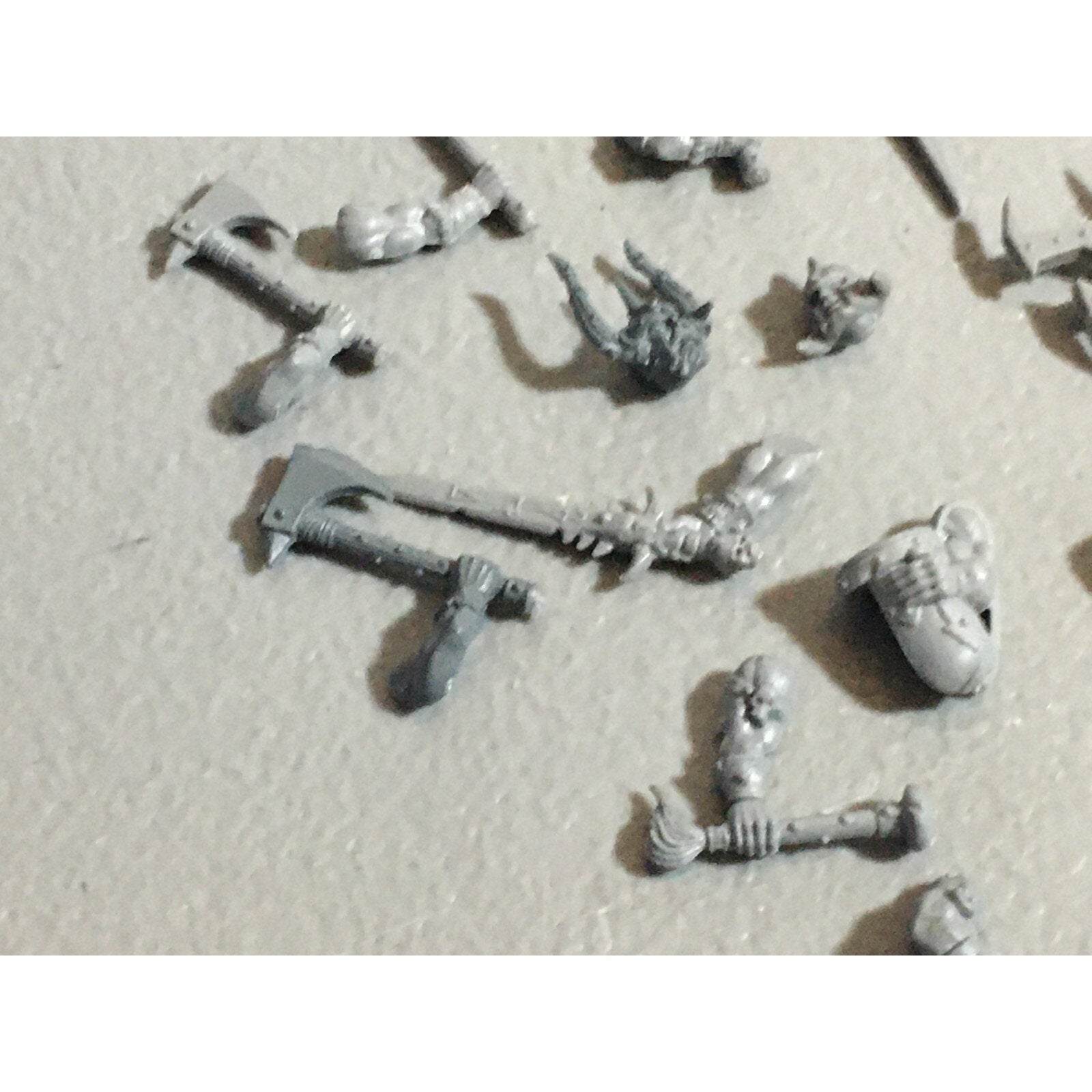 A22179 WARHAMMER FANTASY CHAOS MORTALS BITS LOT MIXED MARAUDER COMMAND & ARMS GW