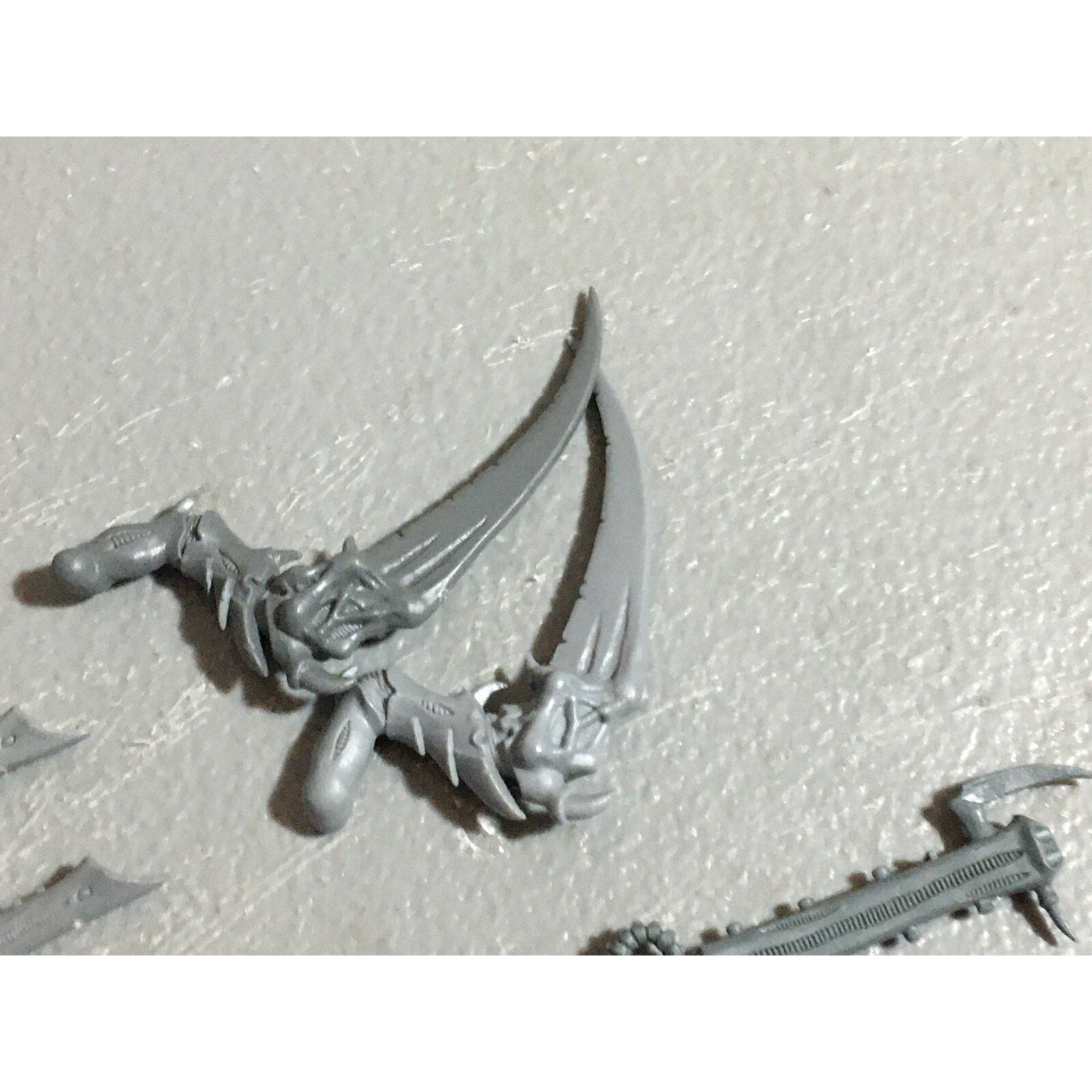 A22316 WARHAMMER 40K TYRANIDS BITS LOT MIXED GAMES WORKSHOP GW