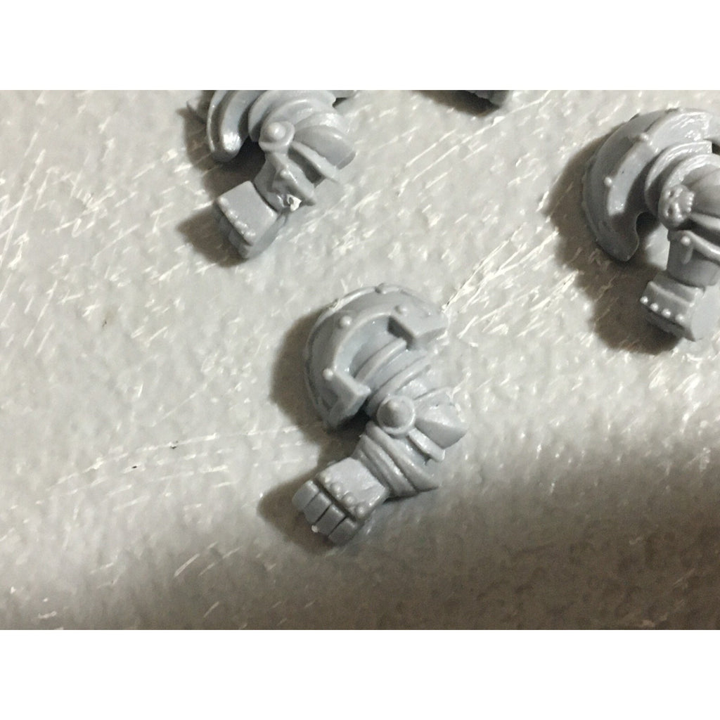 A22717 WARHAMMER FANTASY CHAOS MORTALS WARRIORS BITS LOT OOP SHIELD ARMS GW