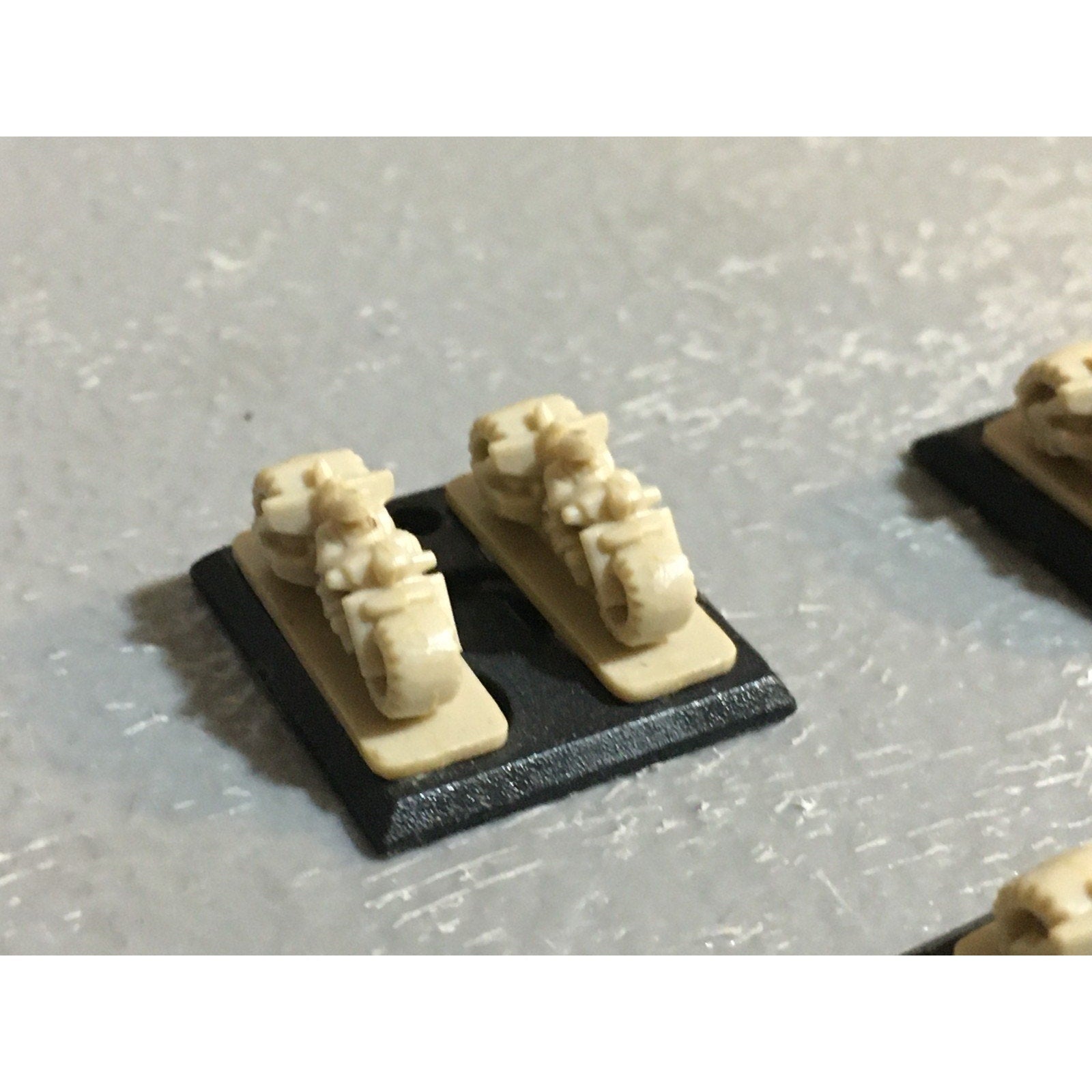 A24542 EPIC 40K SQUAT BIKES 5 BASES GAMES WORKSHOP WARHAMMER GW