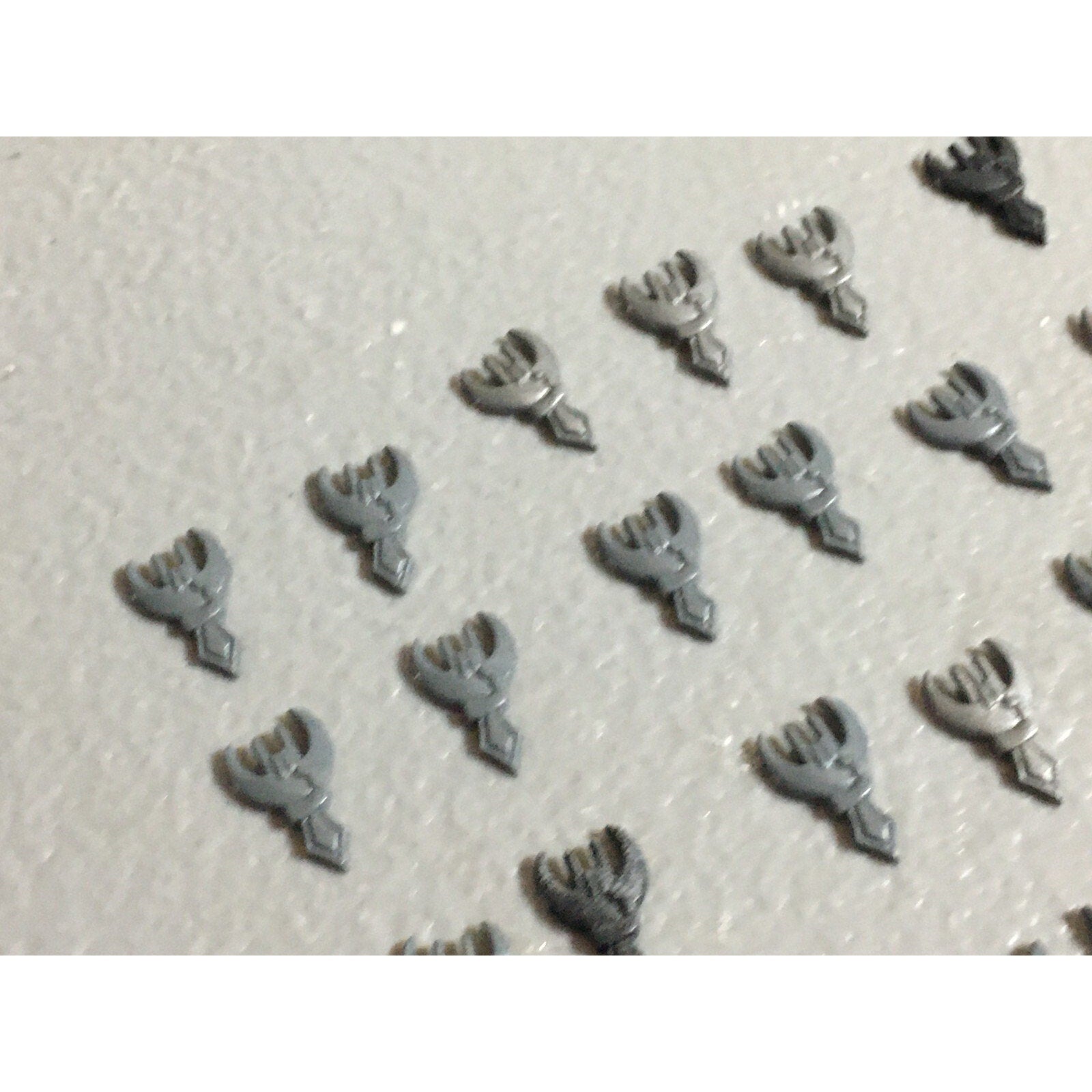 A22057 WARHAMMER FANTASY HIGH ELVES BITS LOT SHIELD ICONS GW GAMES WORKSHOP