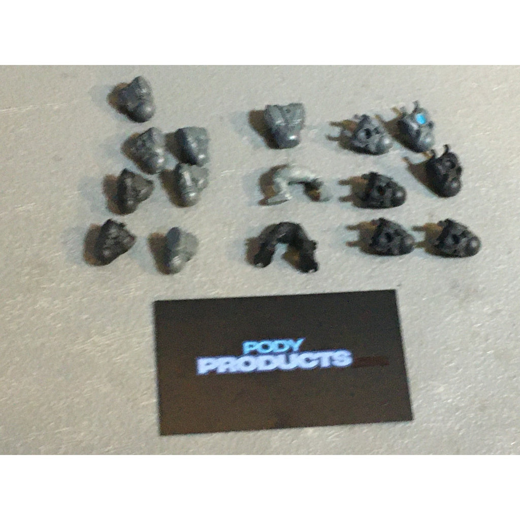 A33561 WARHAMMER 40K SPACE ORKS BITS LOT TORSO CHEST LEGS GW GAMES WORKSHOP