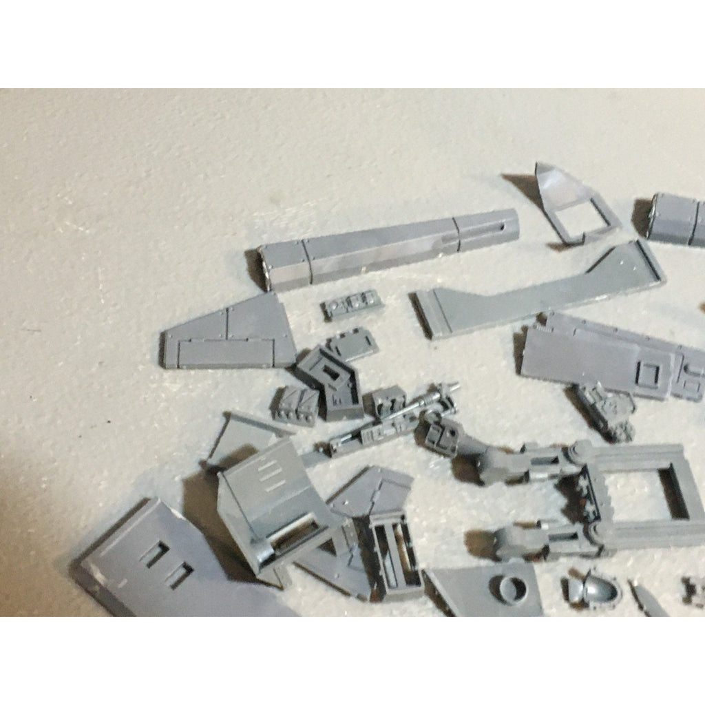 A24530 WARHAMMER 40K SPACE MARINES BITS LOT TANK ARMS OATHS GW