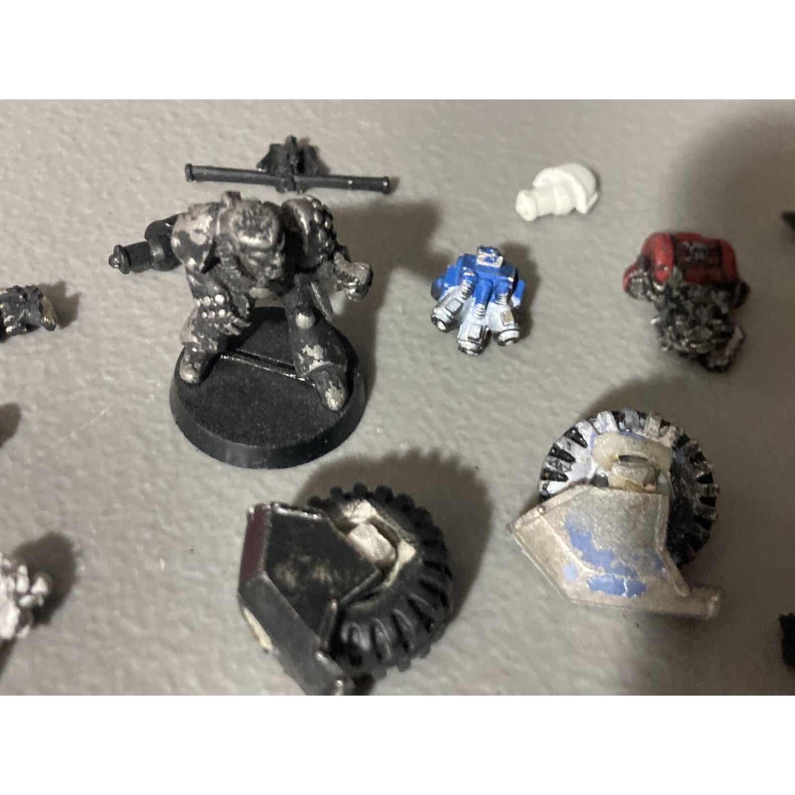 A19745 WARHAMMER 40K SPACE MARINES ALL METAL BITS LOT POLE PLASMA SHIELD ARM