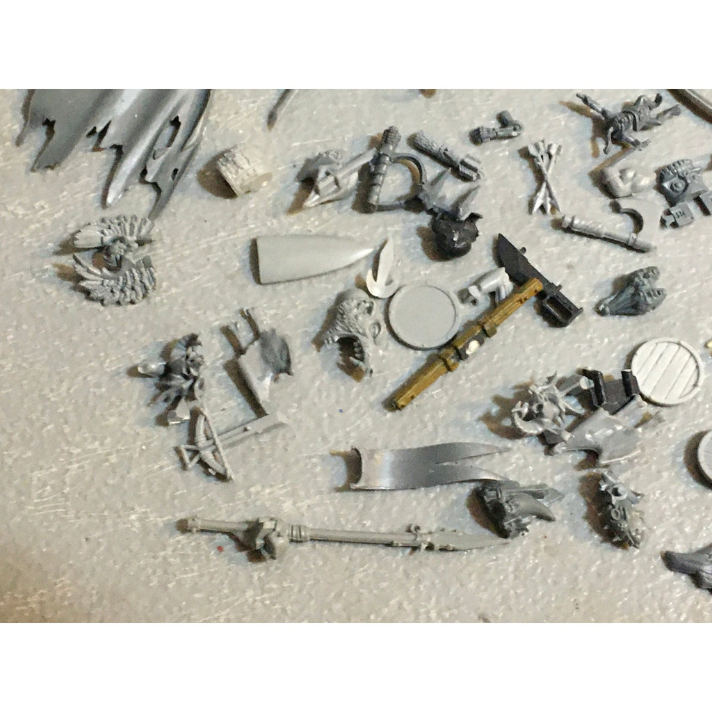 A29616 WARHAMMER FANTASY AOS MIXED BITS LOT BANNER SHIELD CLOAK GW