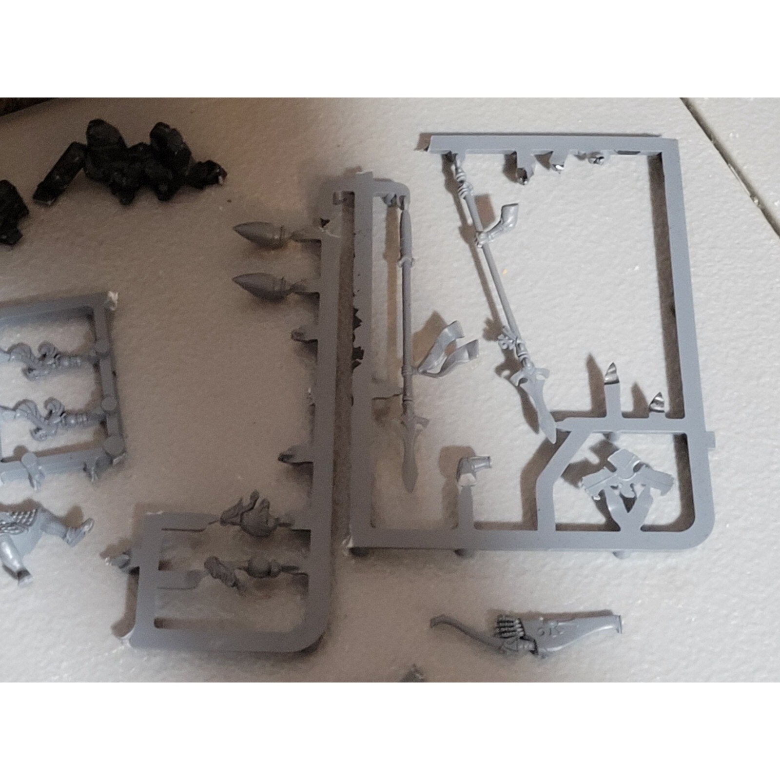 A17922 WARHAMMER FANTASY HIGH ELVES CHARIOT BITS LOT GAMES WORKSHOP