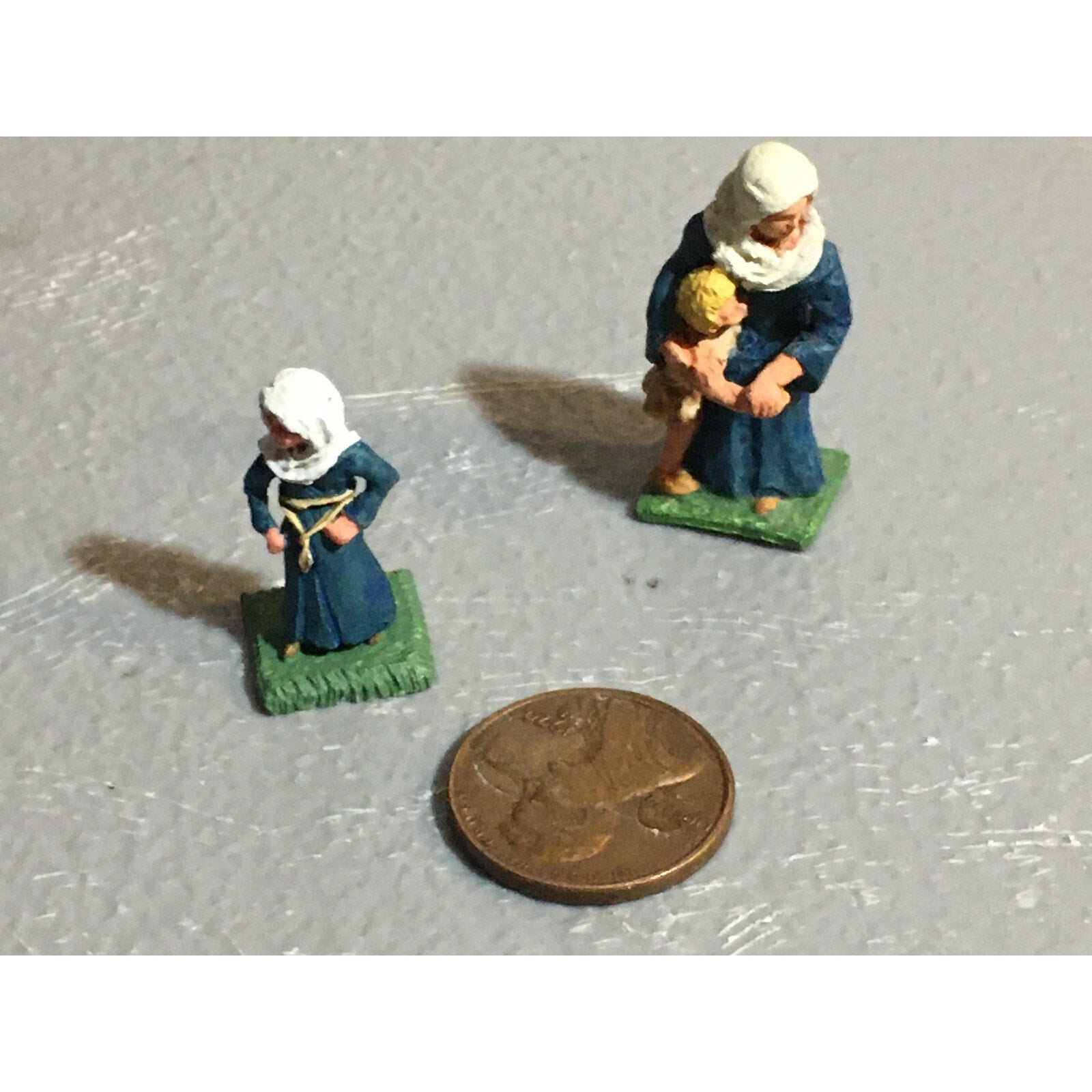 A10177 CITADEL PRE SLOTTA METAL RARE OOP HUMAN FEMALE PEASANTS 2 PK PAINTED