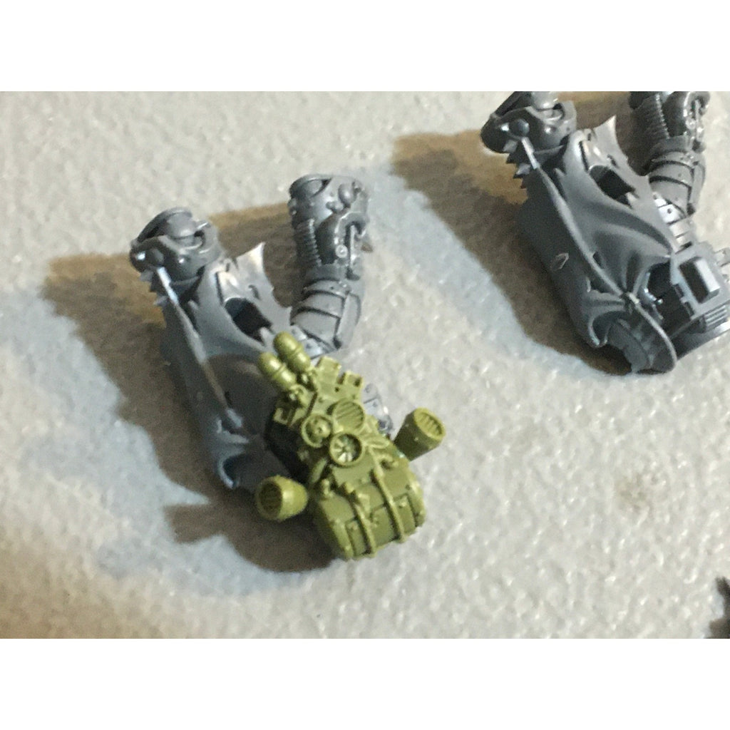 A31461 WARHAMMER 40K CHAOS DEATH GUARD BITS LOT BOLTER LEGS PLAGUE KNIFE GW