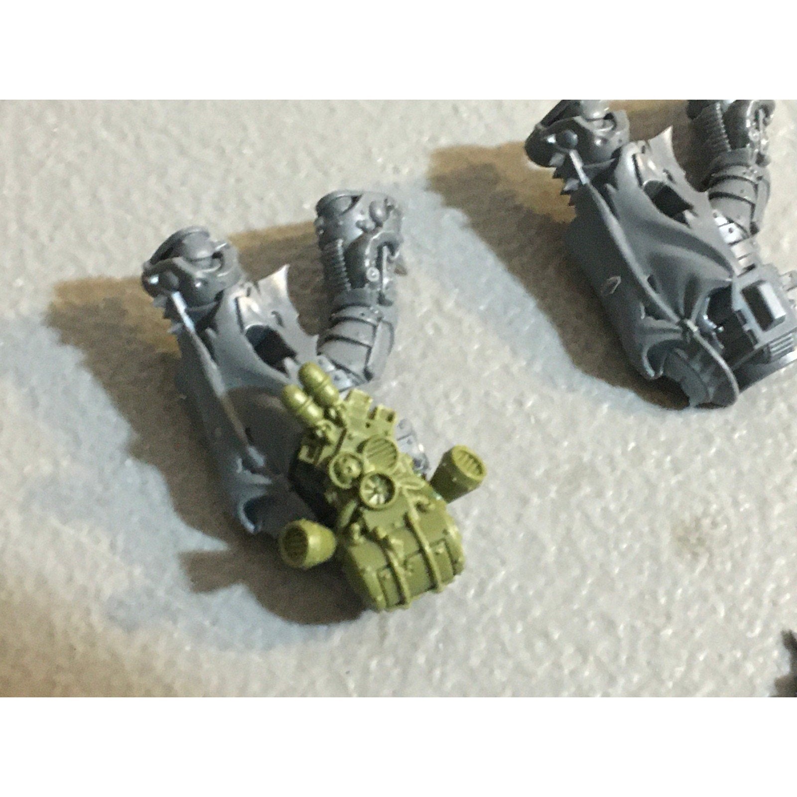 A31461 WARHAMMER 40K CHAOS DEATH GUARD BITS LOT BOLTER LEGS PLAGUE KNIFE GW