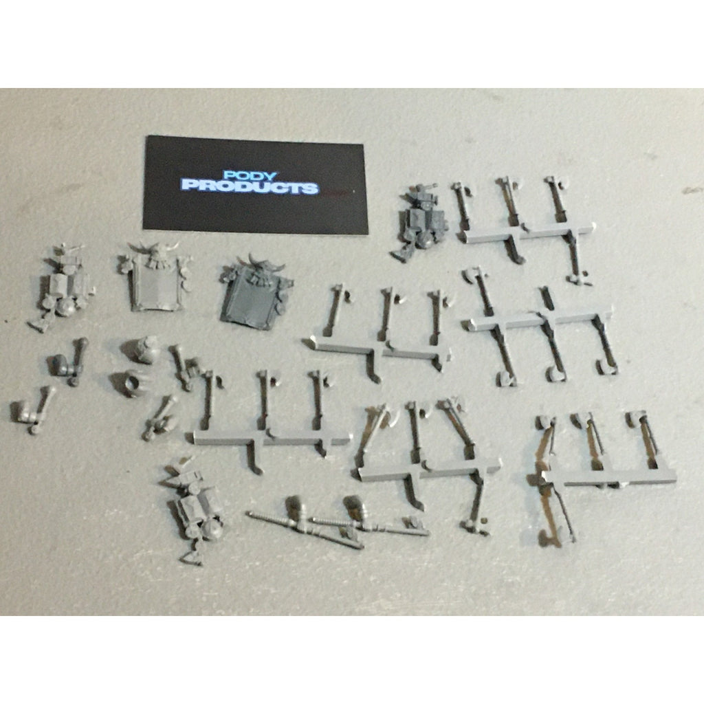 A33598 WARHAMMER FANTASY OLD WORLD DWARVES DWARFS BITS LOT BANNER AXE DRUM GW