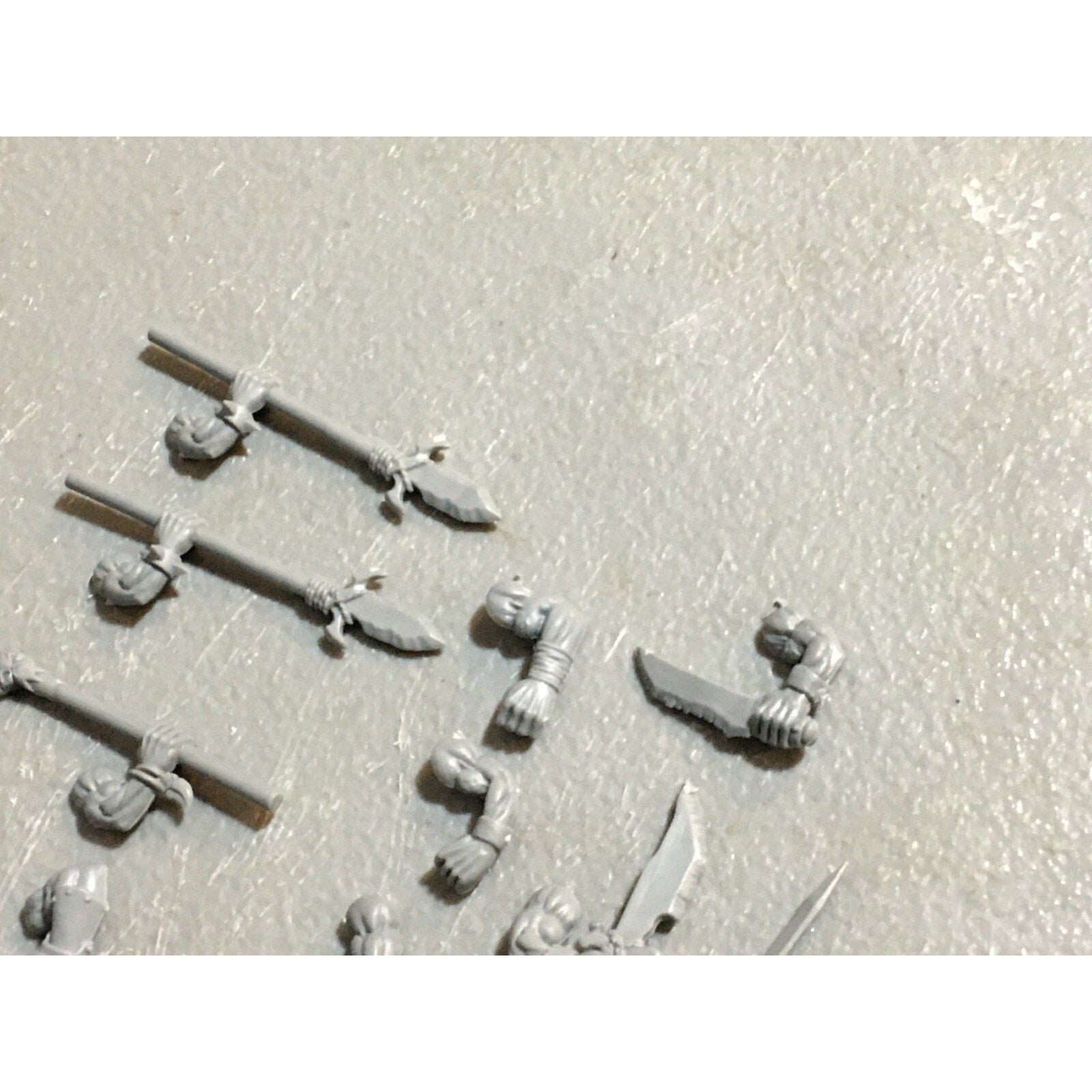 A23392 WARHAMMER FANTASY ORCS & GOBLINS BITS LOT BOYZ ARMS GAMES WORKSHOP GW