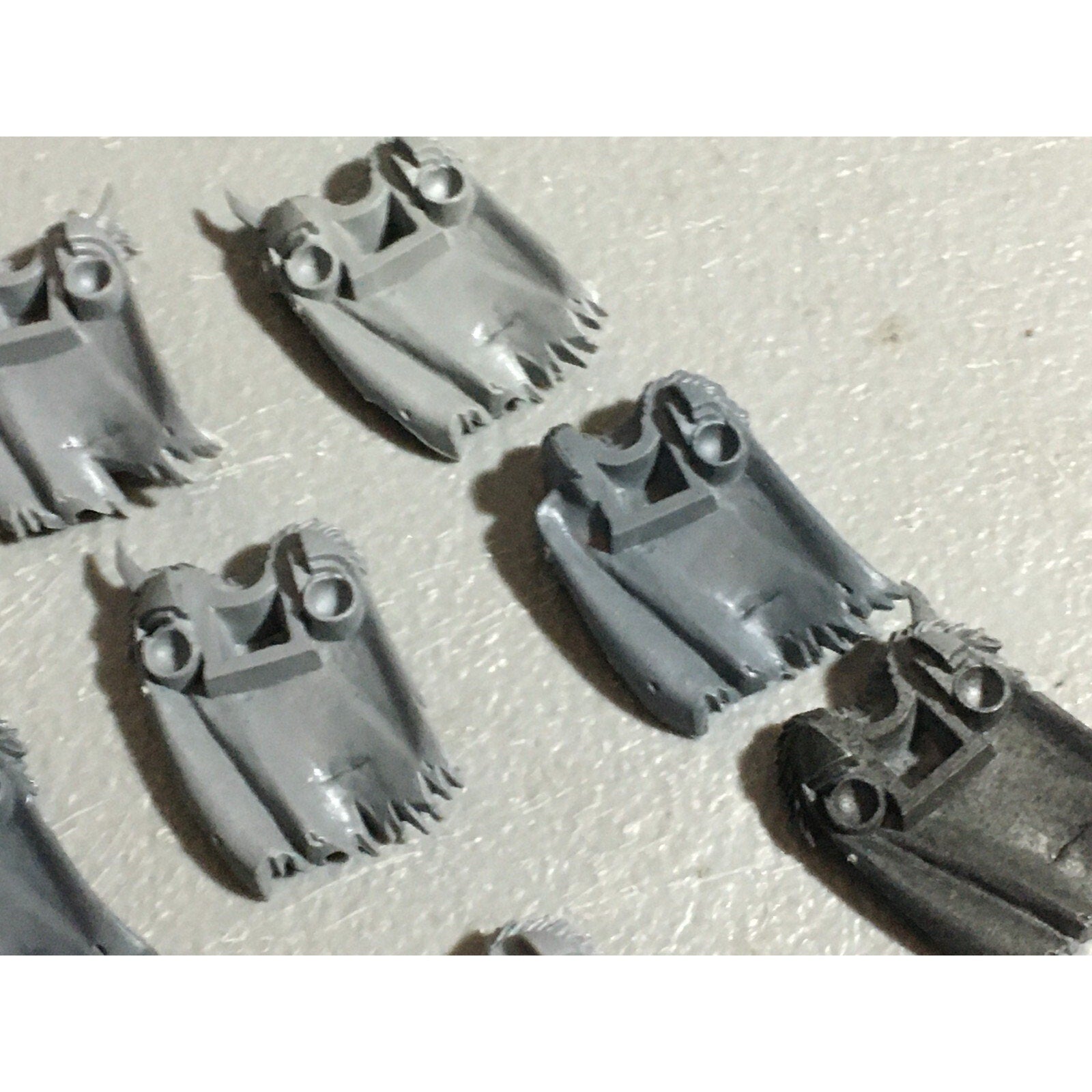 A22233 WARHAMMER FANTASY CHAOS MORTALS BITS LOT TORSO BACKS COMM GAMES WORKSHOP