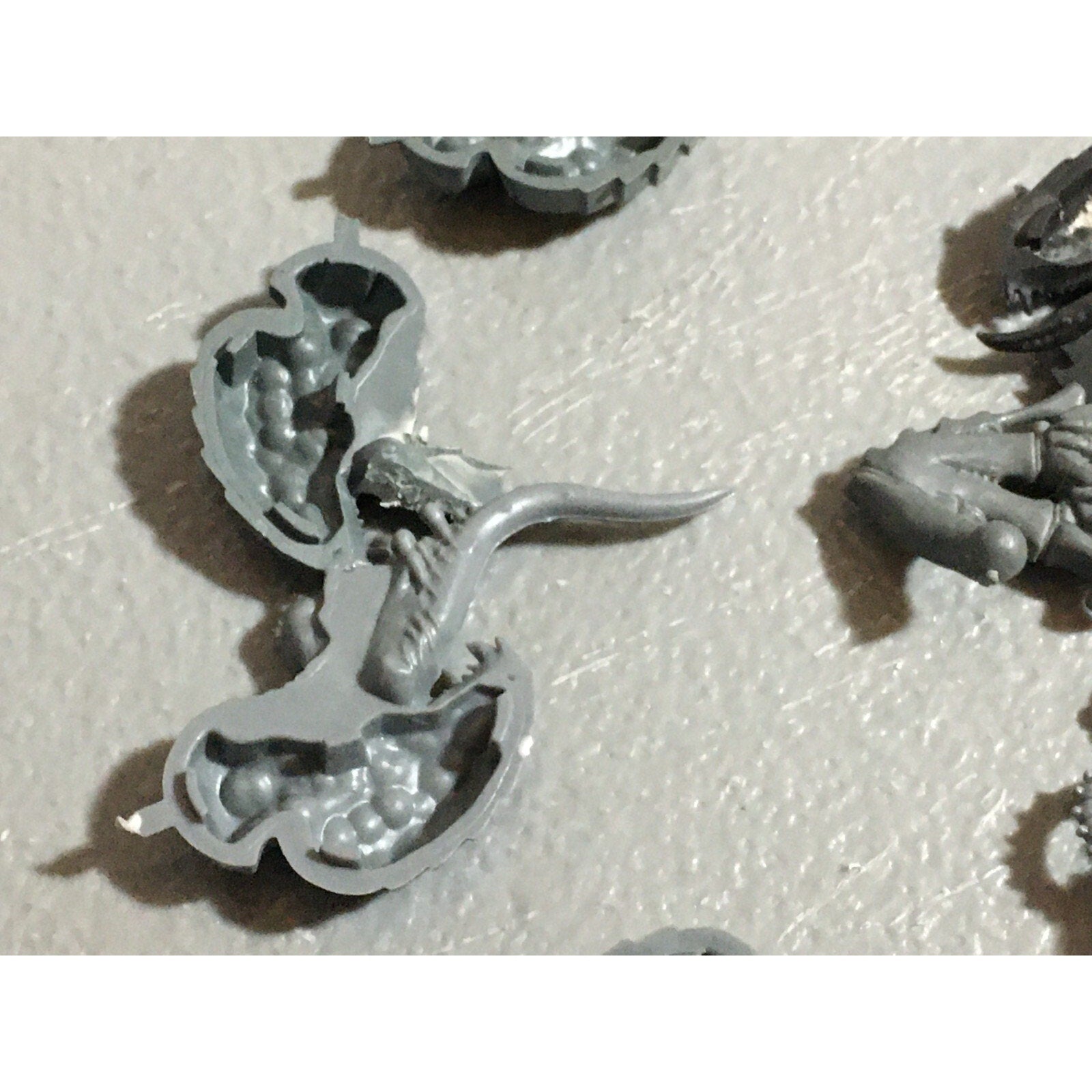 A22314 WARHAMMER 40K TYRANIDS BITS LOT MIXED GAMES WORKSHOP GW