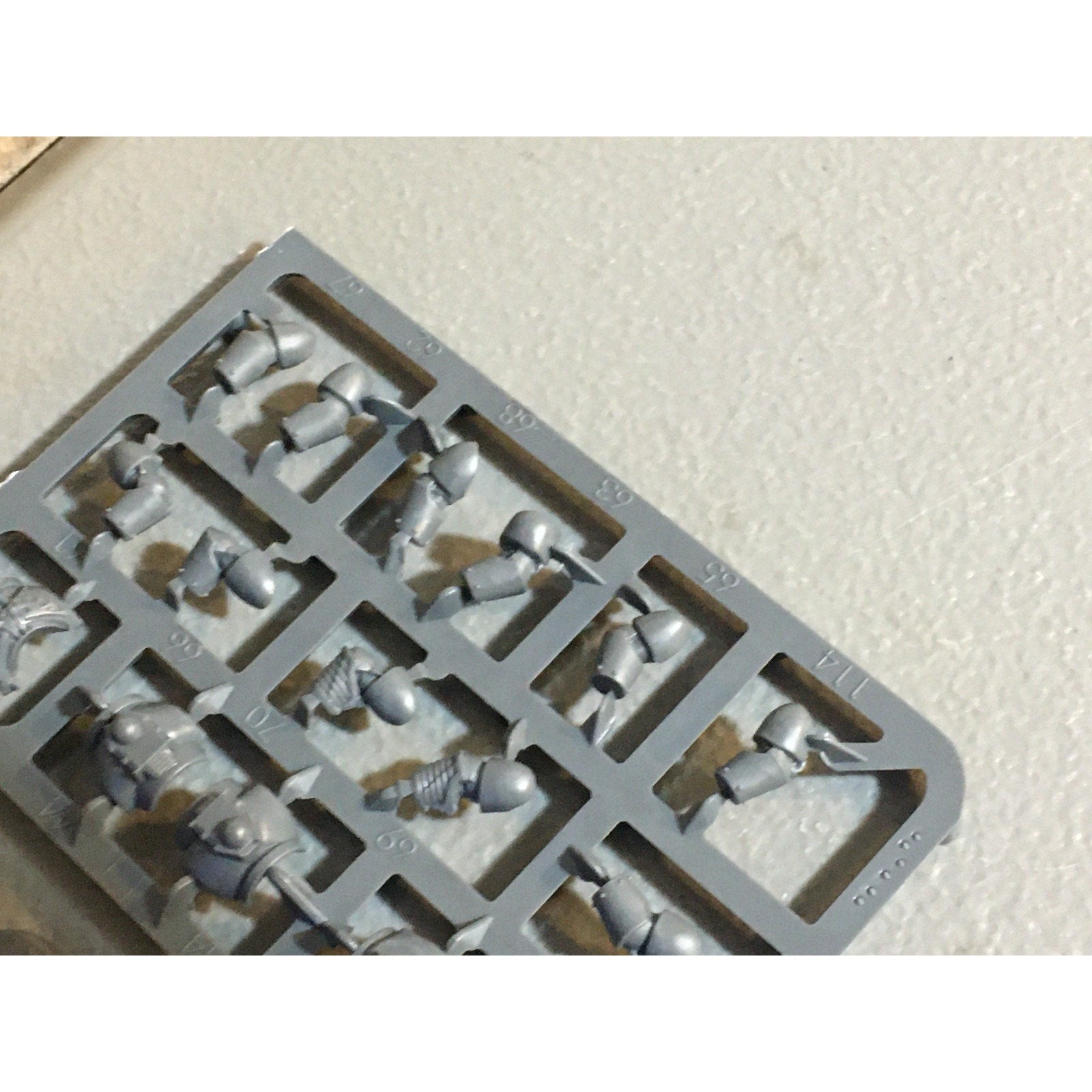A29497 WARHAMMER 40K SPACE MARINES DARK ANGELS BITS ON SPRUE LOT RAVENWING GW