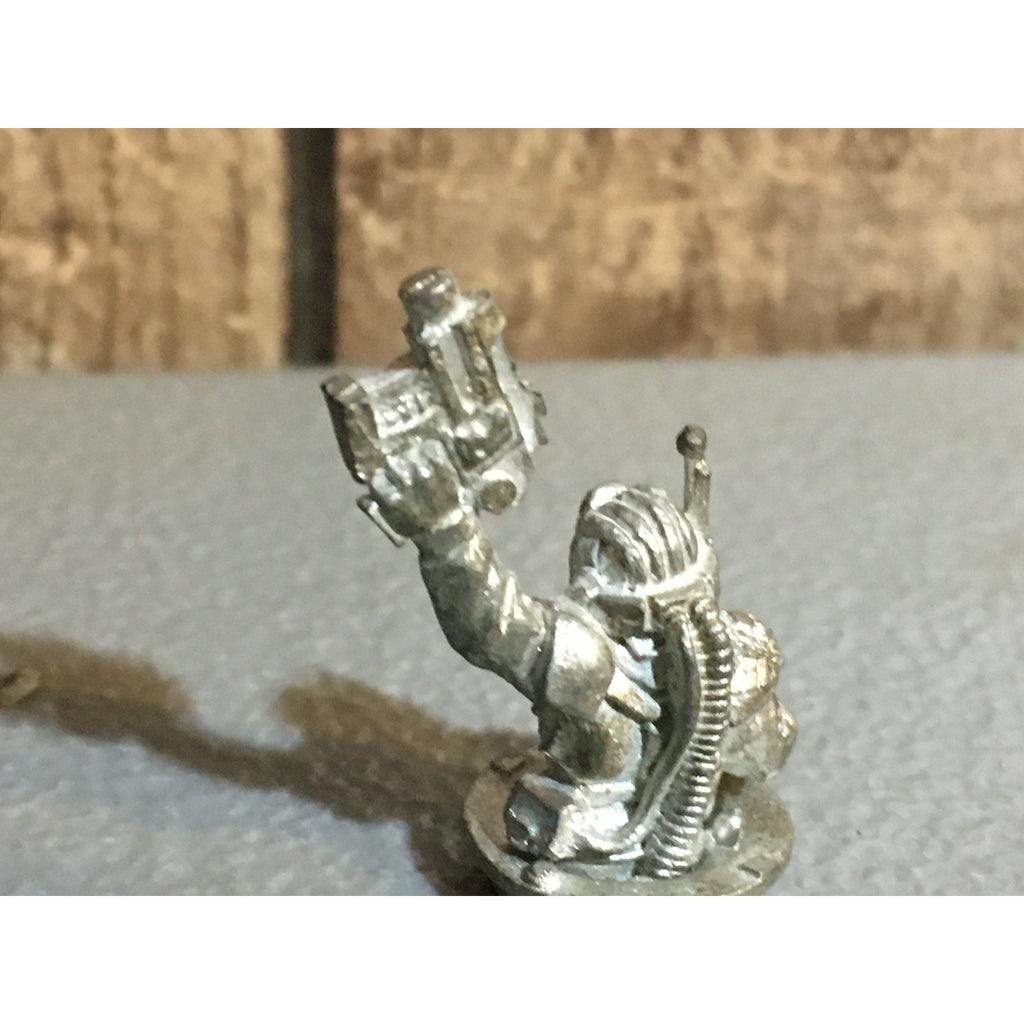 A30897 WARHAMMER 40K IMPERIAL GUARD METAL CLASSIC CHIMERA TANK COMMANDER GW