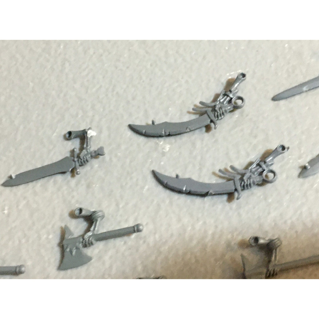 A23417 WARHAMMER FANTASY VAMPIRE COUNTS BITS LOT SKELETON WIGHT SWORD AXE ARM GW