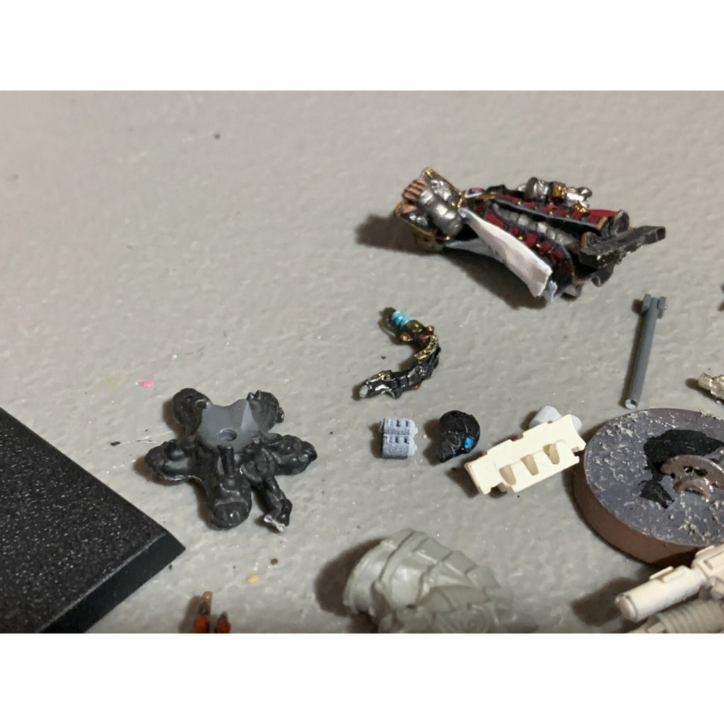 A17864 WARHAMMER FANTASY 40K MIXED RANDOM BITS LOT