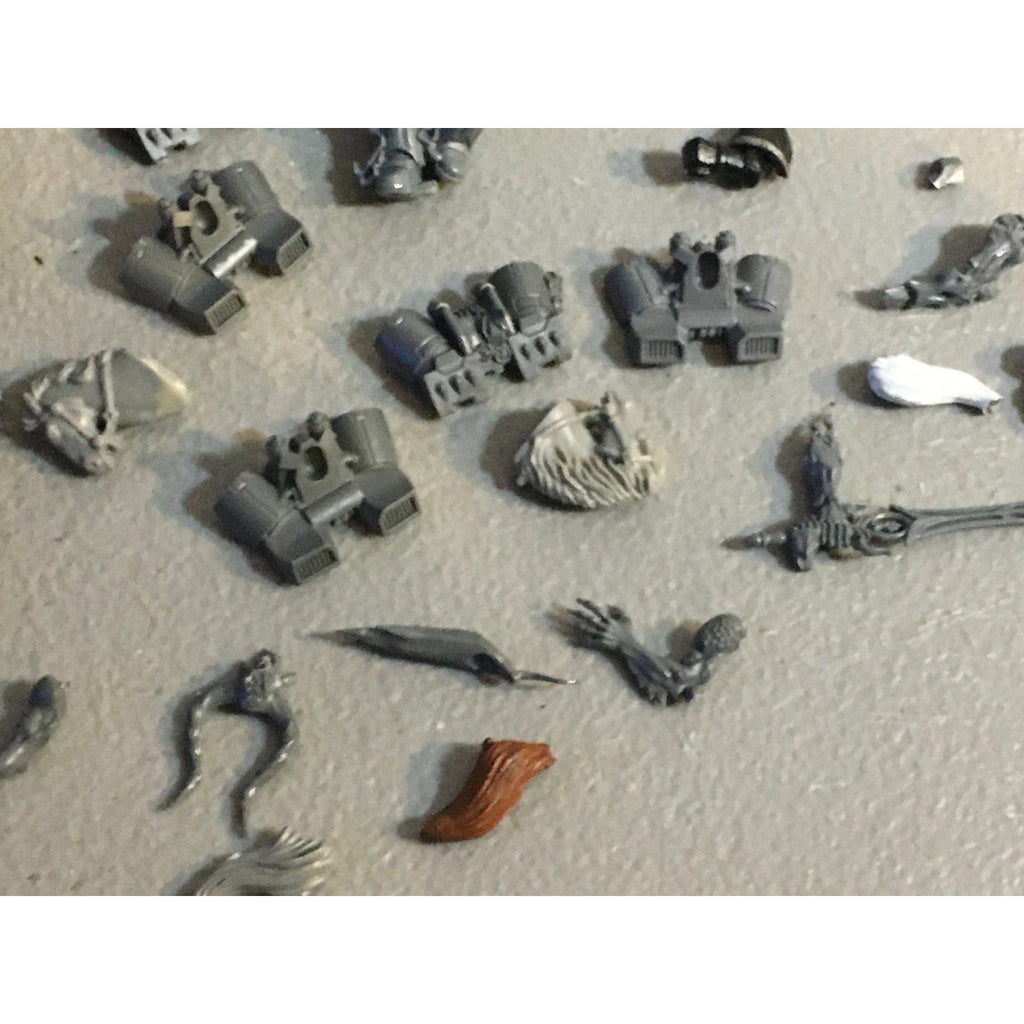 A32586 WARHAMMER 40K FANTASY RANDOM BITS LOT BLOOD ANGELS DAEMON UNDEAD GW