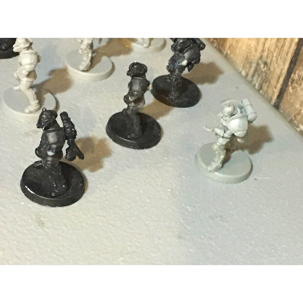 A30065 UNKNOWN TABLE TOP SCI-FI POWER ARMOR SOLDIERS 11 PK INCOMPLETE WAR GAMES