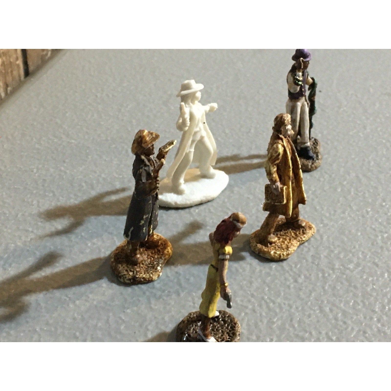 A30876 REAPER MINIATURES RMP HUMANS DETECTIVE FEMALE GUNNER