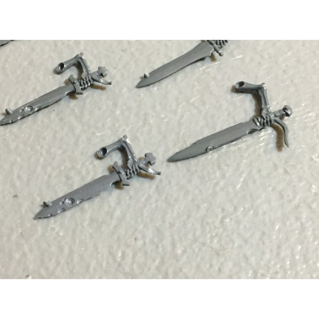 A23415 WARHAMMER FANTASY VAMPIRE COUNTS BITS LOT SKELETON WIGHT SWORD ARMS GW