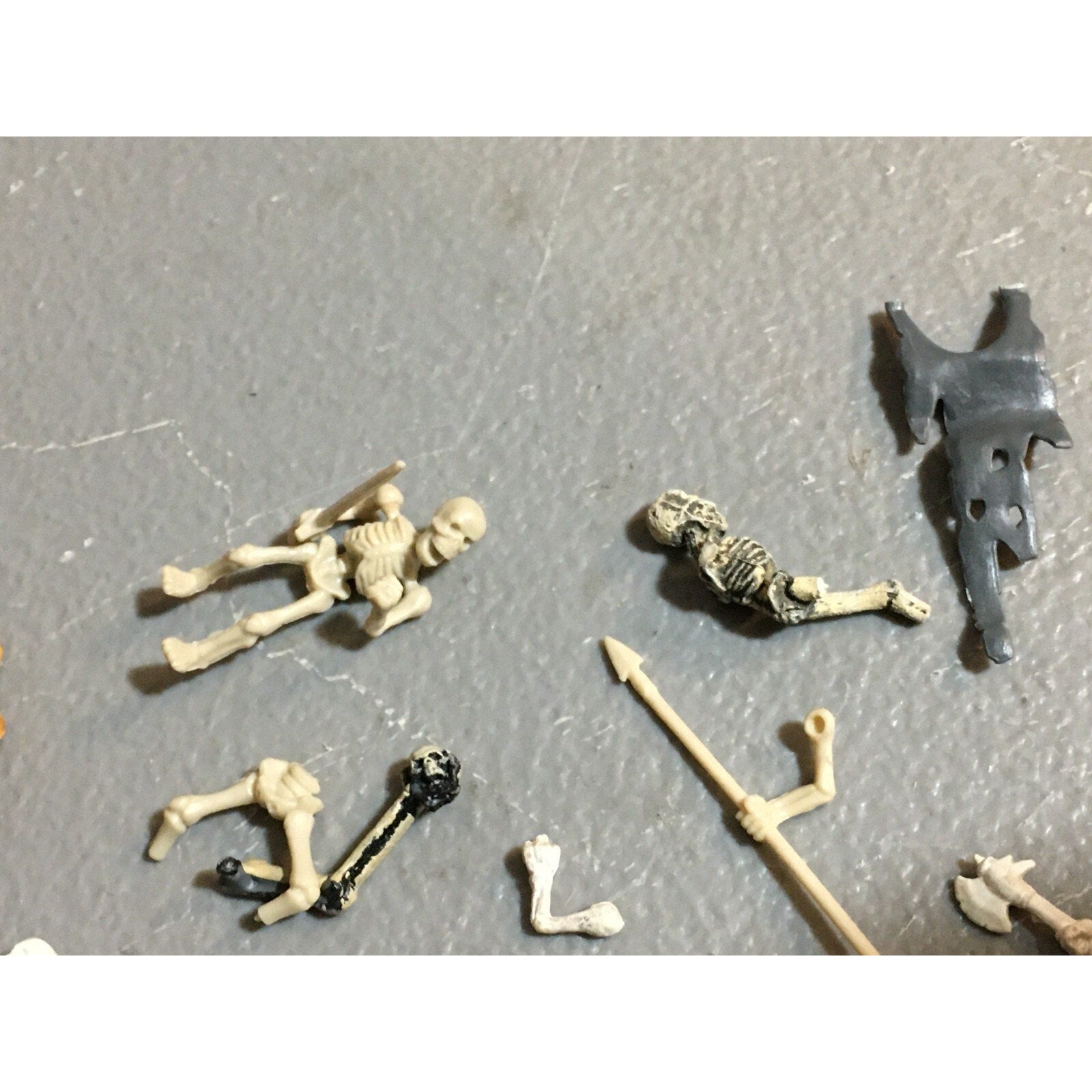 A23461 WARHAMMER FANTASY VAMPIRE COUNTS UNDEAD BITS LOT OLD SKELETONS GW