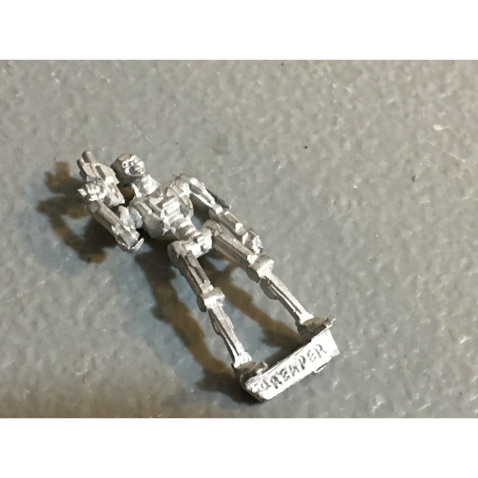 A34036 UNKNOWN METAL MINIATURES SCI-FI MODERN MIXED LOT SOLDIER CIVILIAN ROBOT
