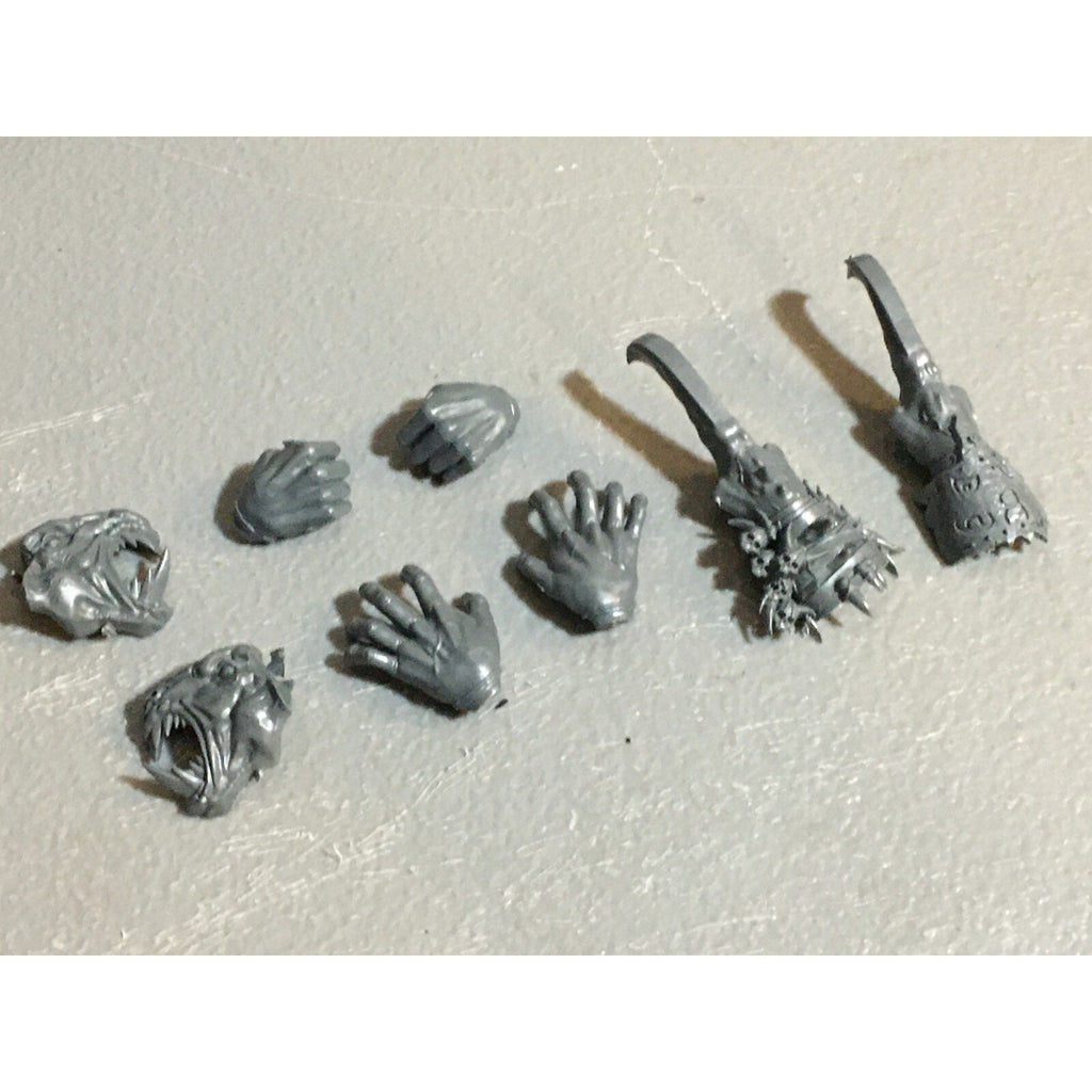 A23221 WARHAMMER FANTASY CHAOS BEASTMEN BITS LOT CYGOR HANDS HEAD GW